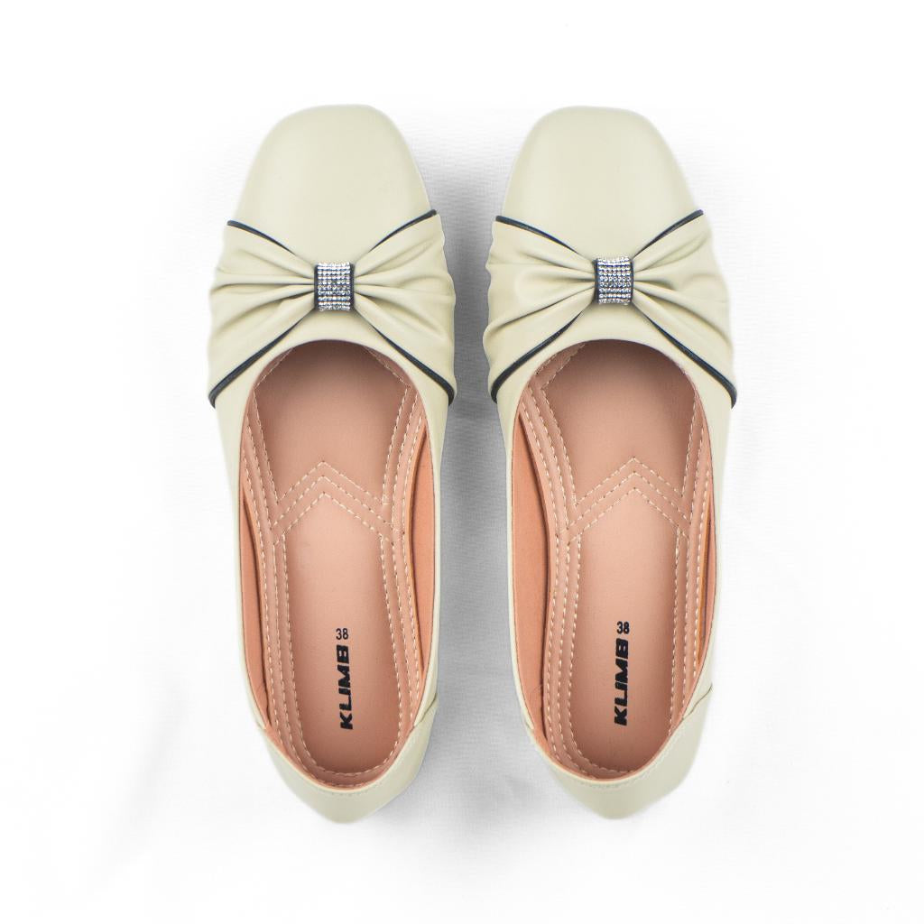 Ethel Pumpy Flat Shoe- Paste