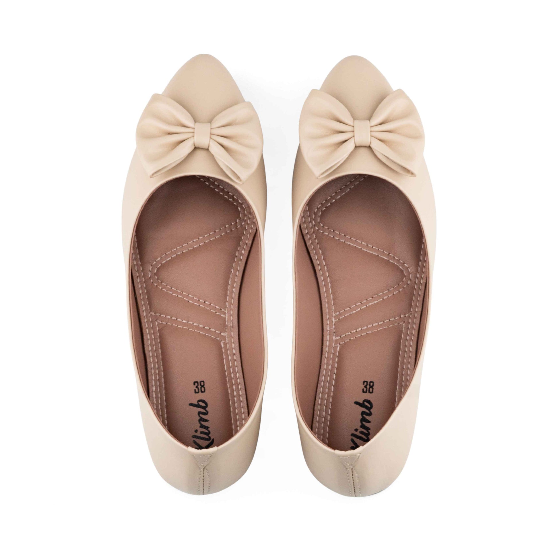 Onyx  Pumpy Flat Shoe- cream