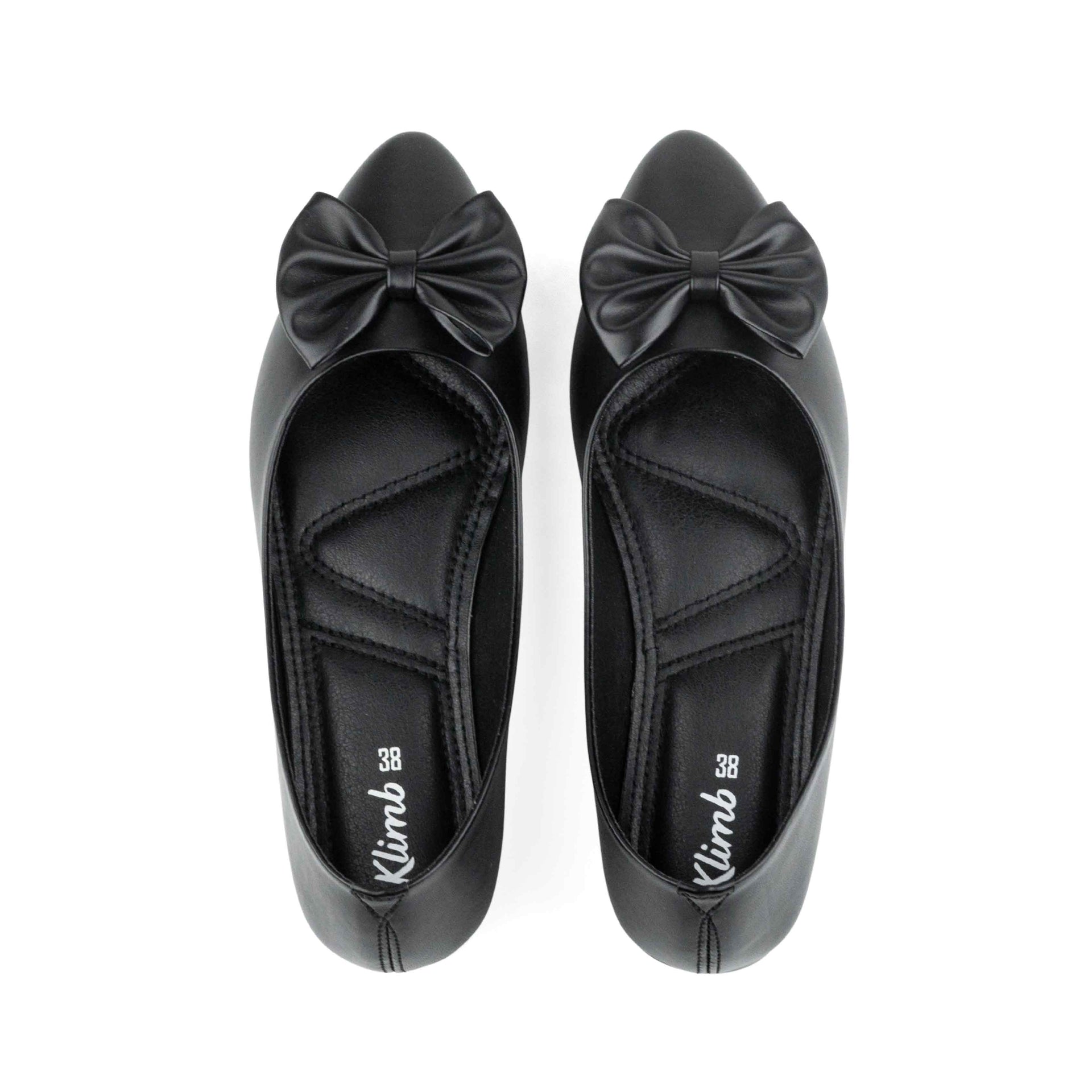Onyx  Pumpy Flat Shoe- Black